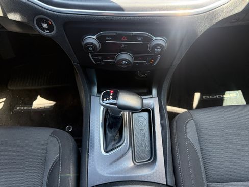 Used 2017 Dodge Charger SXT RWD image 15