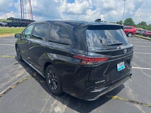 Certified 2025 Toyota Sienna XSE AWD/4WD image 5