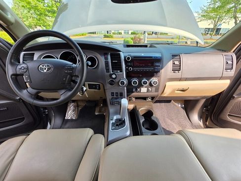 Used 2011 Toyota Sequoia Limited image 33