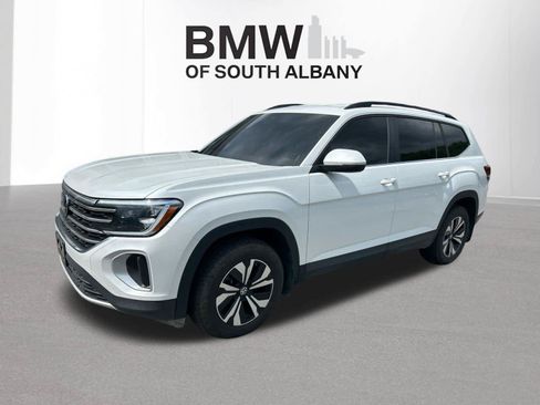 Used 2026 Volkswagen Atlas SE AWD/4WD image 2