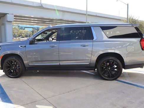 Certified 2022 GMC Yukon XL Denali image 4