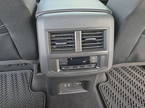 Certified 2023 Volkswagen Atlas SEL Premium AWD/4WD image 16