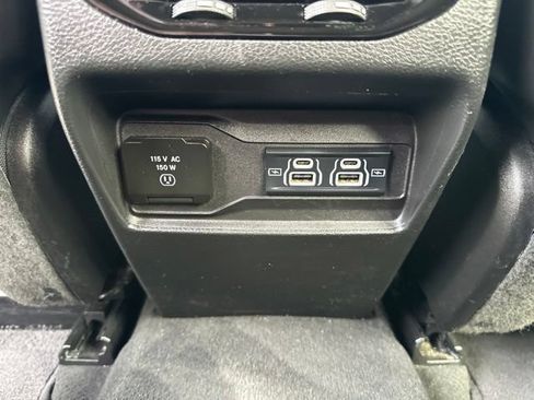 Used 2024 Jeep Grand Cherokee Altitude RWD image 34