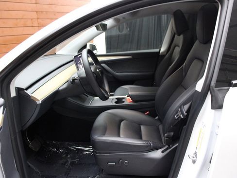 Used 2023 Tesla Model Y Long Range image 13