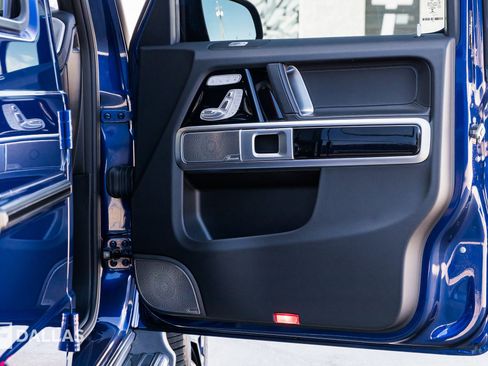 Used 2022 Mercedes-Benz G 63 AMG 4MATIC w/ G Manufaktur Interior Package image 36