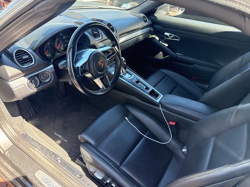 Used 2017 Porsche 718 Boxster image 5