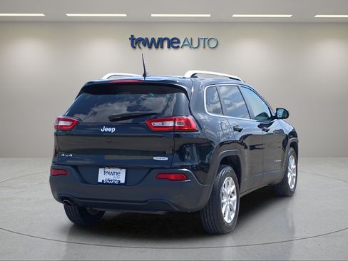 Used 2017 Jeep Cherokee Latitude w/ True North Edition AWD/4WD image 5