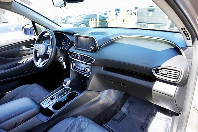 Used 2020 Hyundai Santa Fe SE FWD image 17