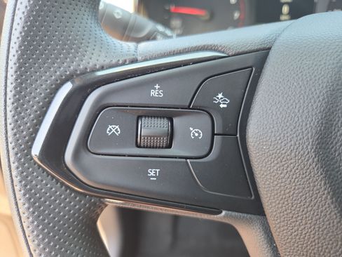 Used 2025 Chevrolet Trax LS FWD image 30