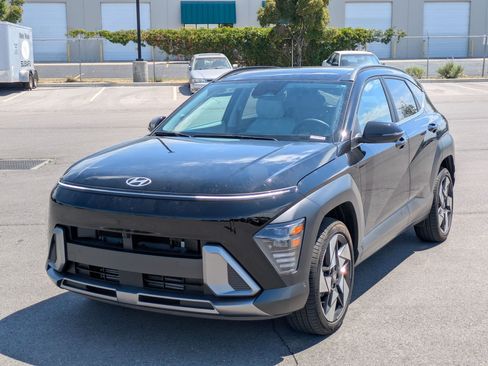 Used 2024 Hyundai Kona Limited AWD/4WD image 8