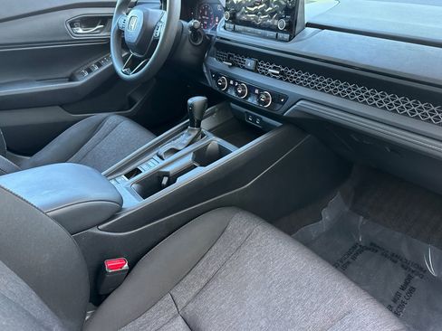 Used 2023 Honda Accord EX image 31