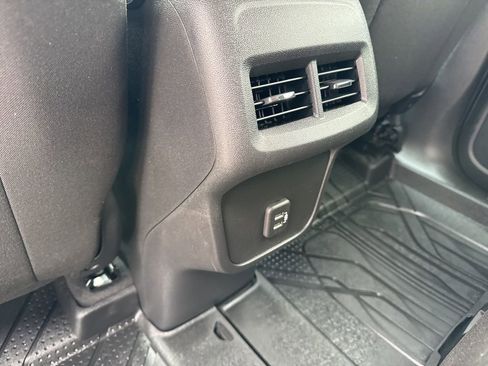 Certified 2023 Chevrolet Equinox LT image 37