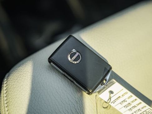 Used 2022 Volvo XC90 T6 Momentum w/ Climate Package image 44