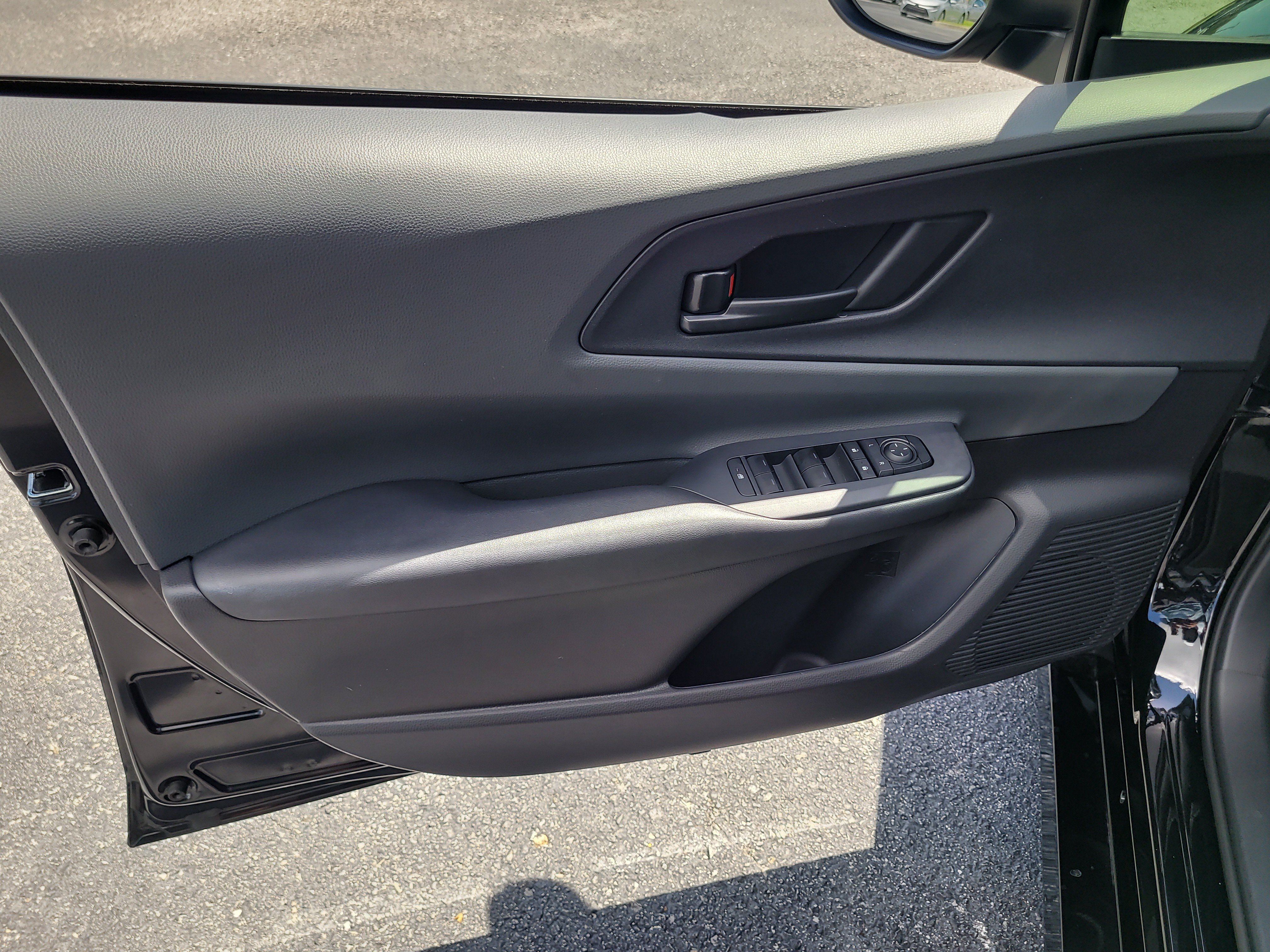 Used 2026 Toyota Prius LE FWD image 16