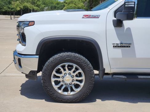 Used 2025 Chevrolet Silverado 2500 LTZ w/ LTZ Premium Texas Edition AWD/4WD image 8