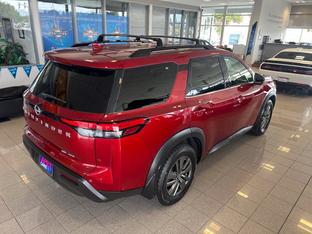 Used 2022 Nissan Pathfinder SV AWD/4WD image 5