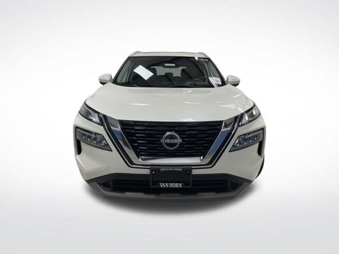 Used 2023 Nissan Rogue SV w/ SV Premium B Package image 11