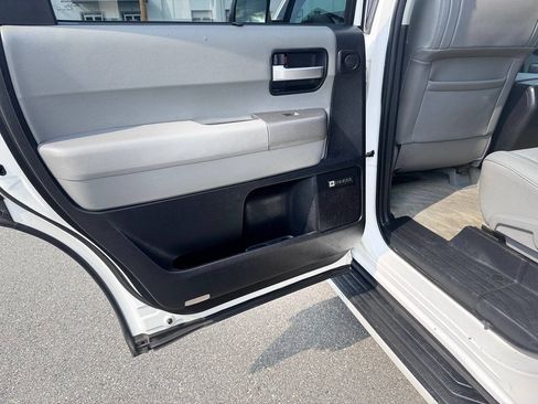 Used 2010 Toyota Sequoia Limited AWD/4WD image 5
