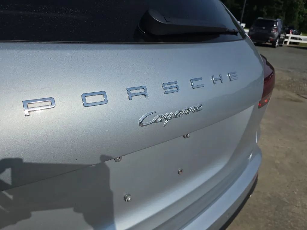 Used 2017 Porsche Cayenne AWD/4WD image 10