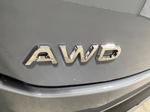 New 2025 Honda Pilot Touring image 6