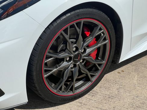 Used 2023 Chevrolet Corvette Stingray Premium Conv w/ Z51 Performance Package RWD image 10