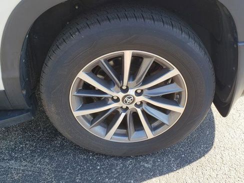 Used 2019 Toyota Highlander AWD V6 image 27