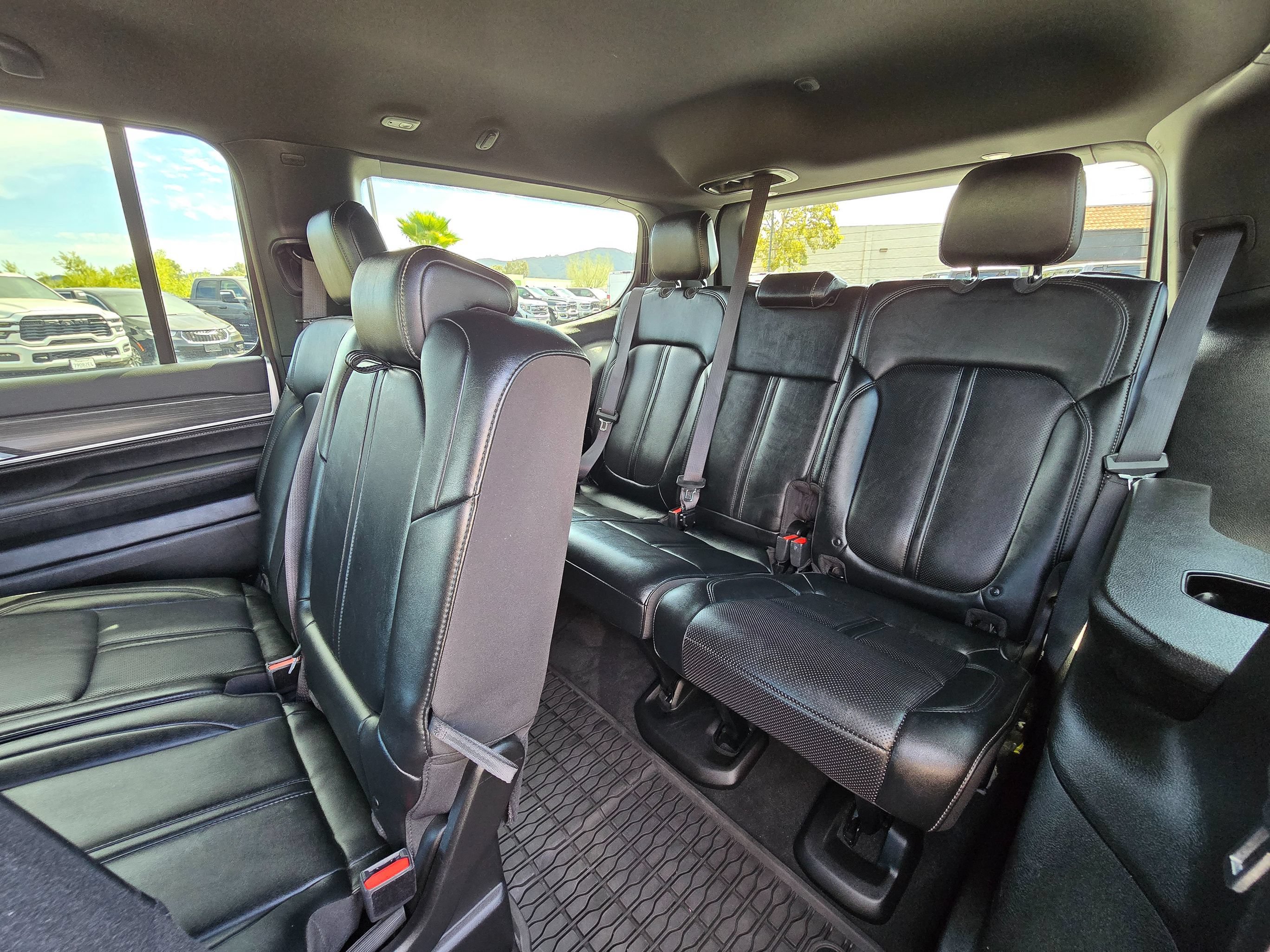 Used 2024 Jeep Wagoneer Series II w/ Flexible Seating Group RWD image 23