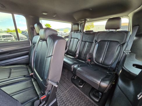 Used 2024 Jeep Wagoneer Series II w/ Flexible Seating Group RWD image 23