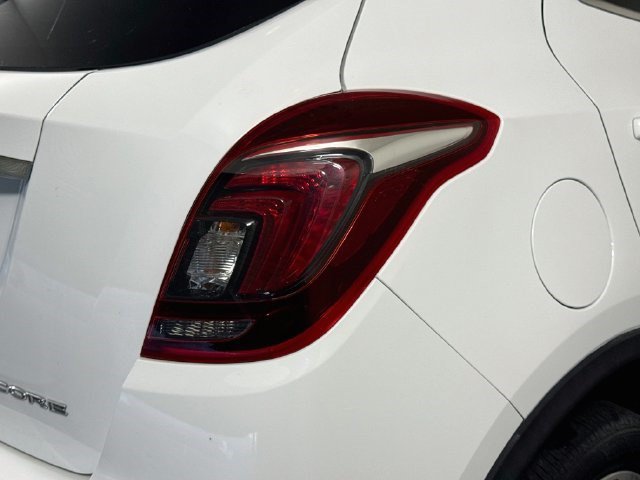 Used 2020 Buick Encore Preferred FWD image 33