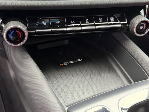 New 2026 Chevrolet Equinox EV RS image 17