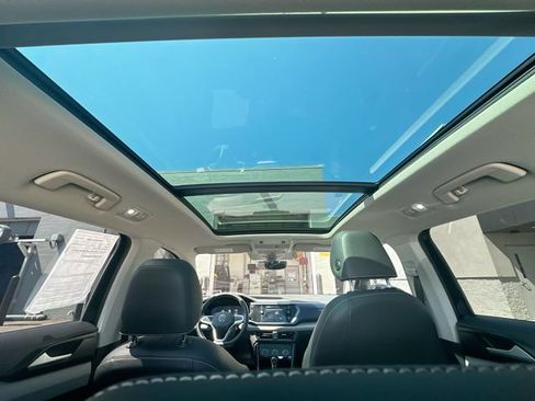 Used 2023 Volkswagen Taos SE w/ Panoramic Sunroof Package AWD/4WD image 23
