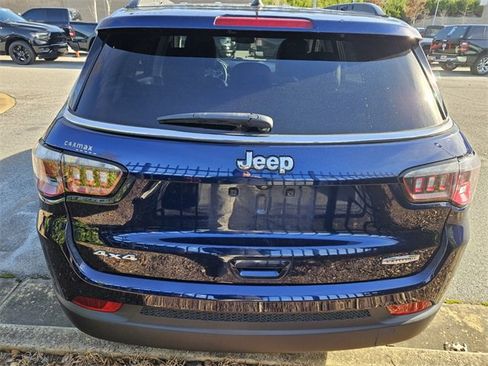 Used 2018 Jeep Compass Latitude w/ Cold Weather Group image 4