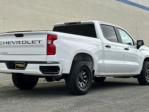 Used 2020 Chevrolet Silverado 1500 Custom w/ Custom Value Package image 4