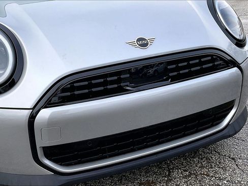 Certified 2025 MINI Cooper 2-Door Hardtop image 28