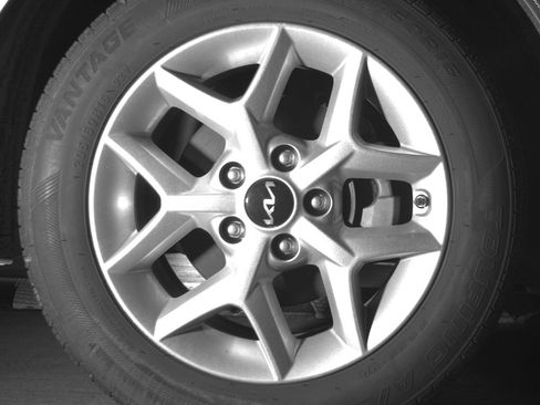 Used 2025 Kia Soul LX w/ LX Technology Package image 18