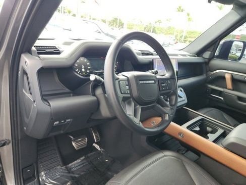 Used 2023 Land Rover Defender 110 X image 27