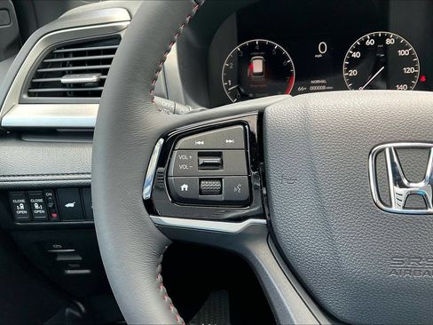 Used 2026 Honda Odyssey Sport-L image 11