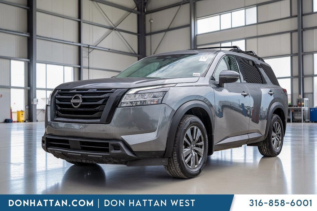 Used 2022 Nissan Pathfinder SV FWD image 1