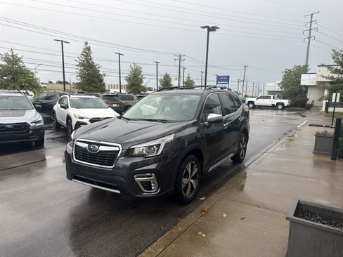 Used 2019 Subaru Forester Touring AWD/4WD image 7