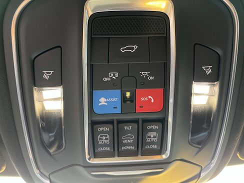 New 2025 Jeep Grand Cherokee Limited AWD/4WD image 16