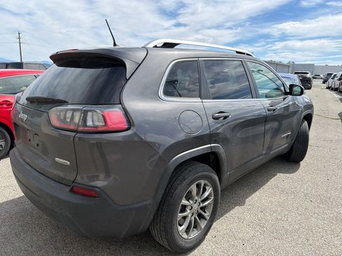 Used 2019 Jeep Cherokee Latitude Plus w/ Cold Weather Group AWD/4WD image 6
