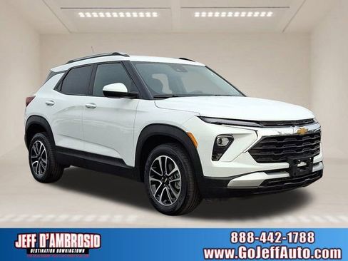 Used 2025 Chevrolet TrailBlazer LT image 1