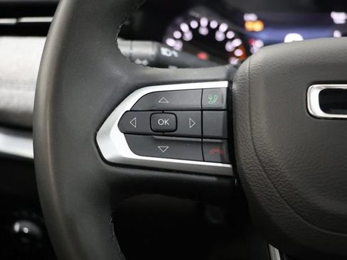 Used 2025 Jeep Compass Latitude w/ Sun & Sound Group AWD/4WD image 24