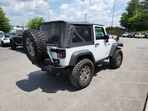 Used 2016 Jeep Wrangler Rubicon w/ Power Convenience Group AWD/4WD image 5