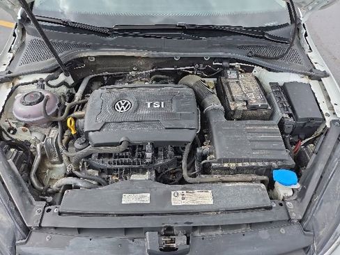 Used 2018 Volkswagen Golf S FWD image 26