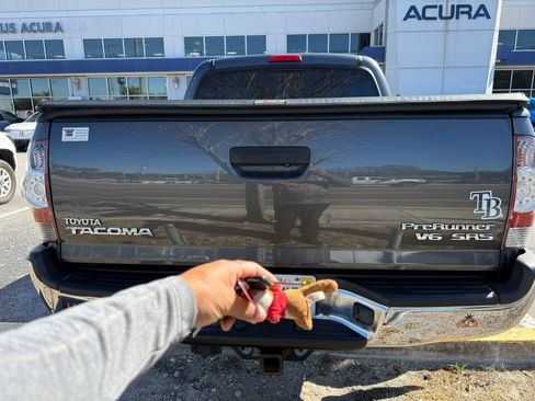 Used 2011 Toyota Tacoma PreRunner w/ SR5 Pkg #2 image 9