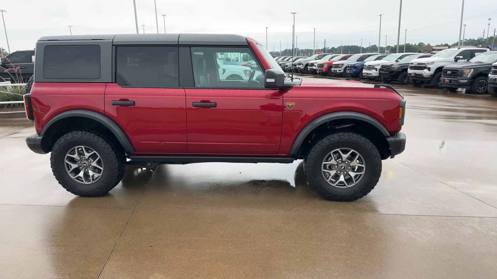 Used 2025 Ford Bronco Badlands AWD/4WD image 9