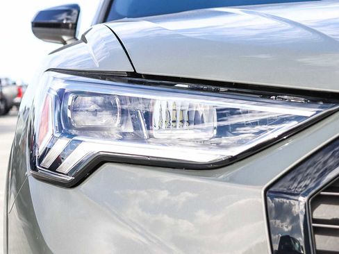 New 2025 Audi Q3 2.0T Premium Plus image 9