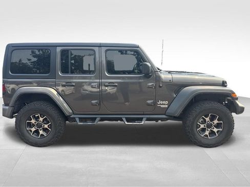 Used 2018 Jeep Wrangler Unlimited Sport S AWD/4WD image 3