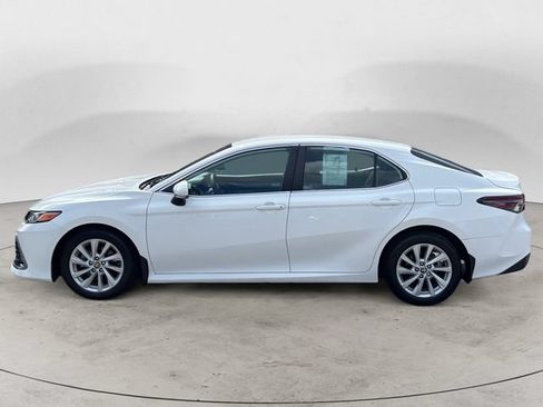 Used 2022 Toyota Camry LE FWD image 8